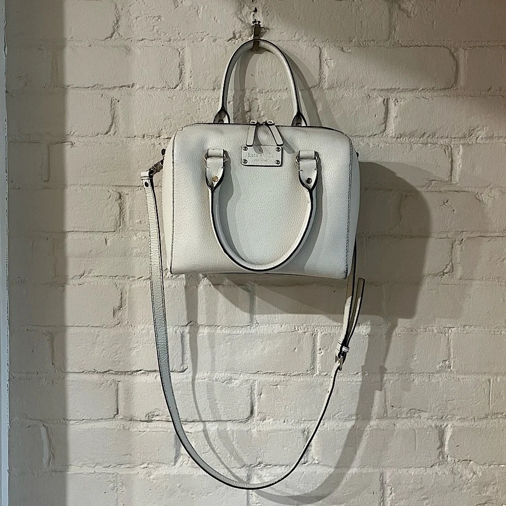 Kate Spade vintage beautiful 100% cow leather off white cream purse satchel